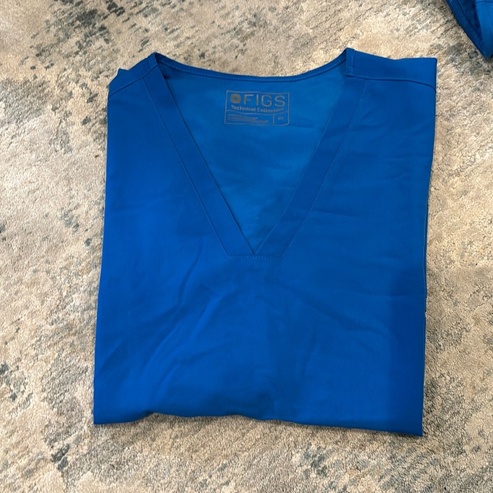NWOT FIGS Casma 3 pocket Scrub Top